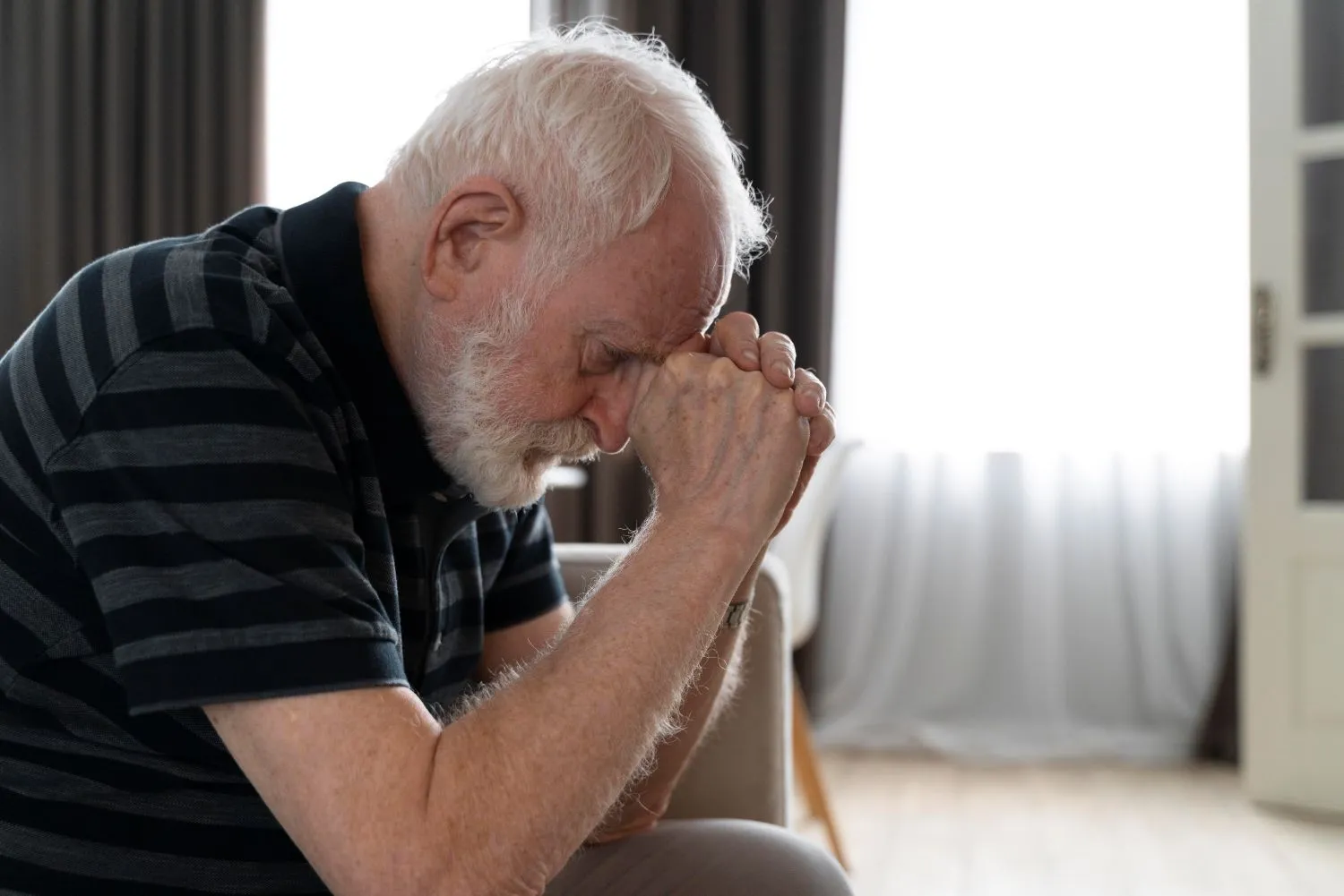 Senior man facing Alzheimer’s disease